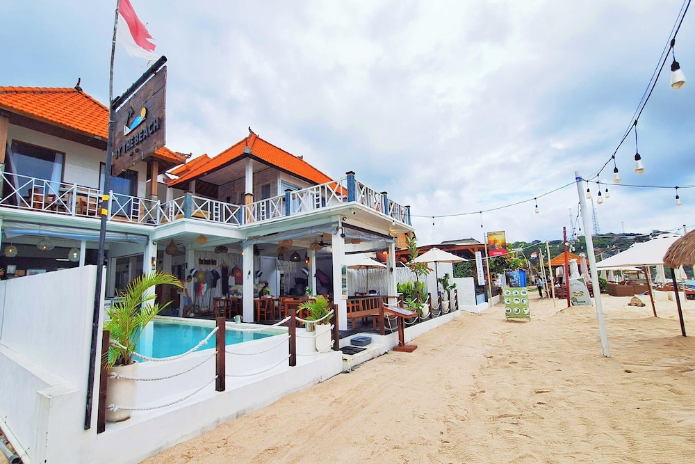 The Beach Huts 10/57