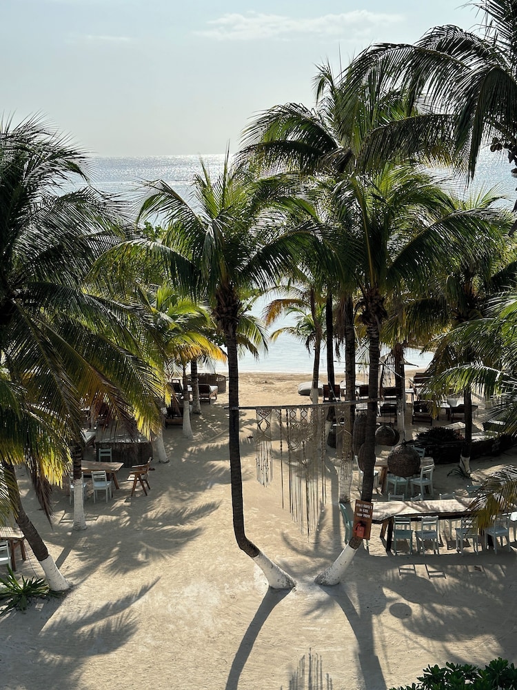 Noah Beach Hotel and Suites 49/55