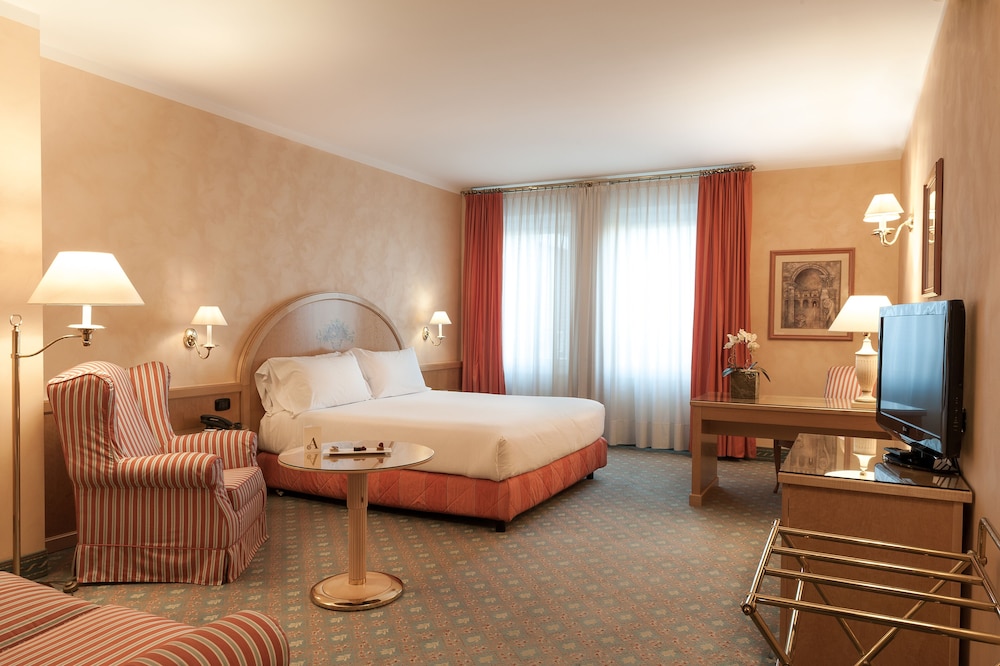 Agora Palace Hotel 20/65