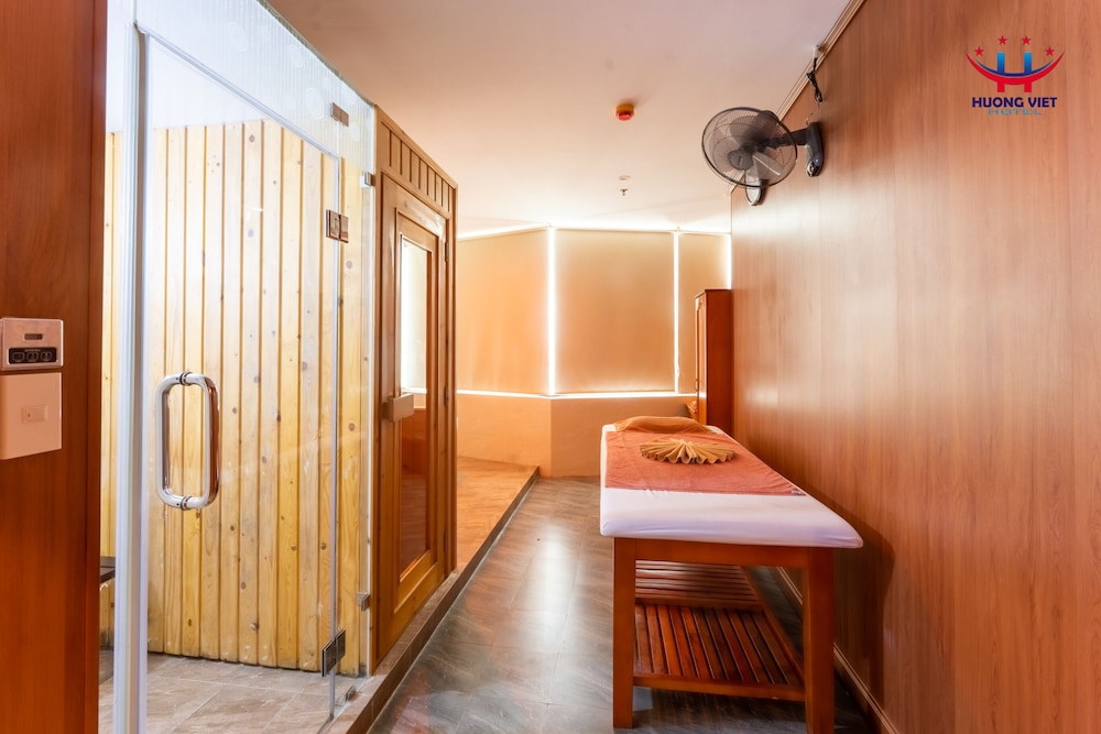 Huong Viet Hotel 74/99