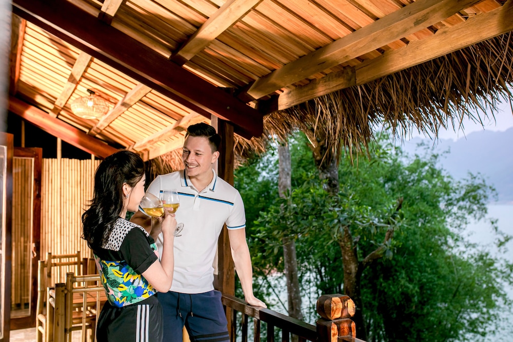 Mai Chau Hideaway Lake Resort 39/72