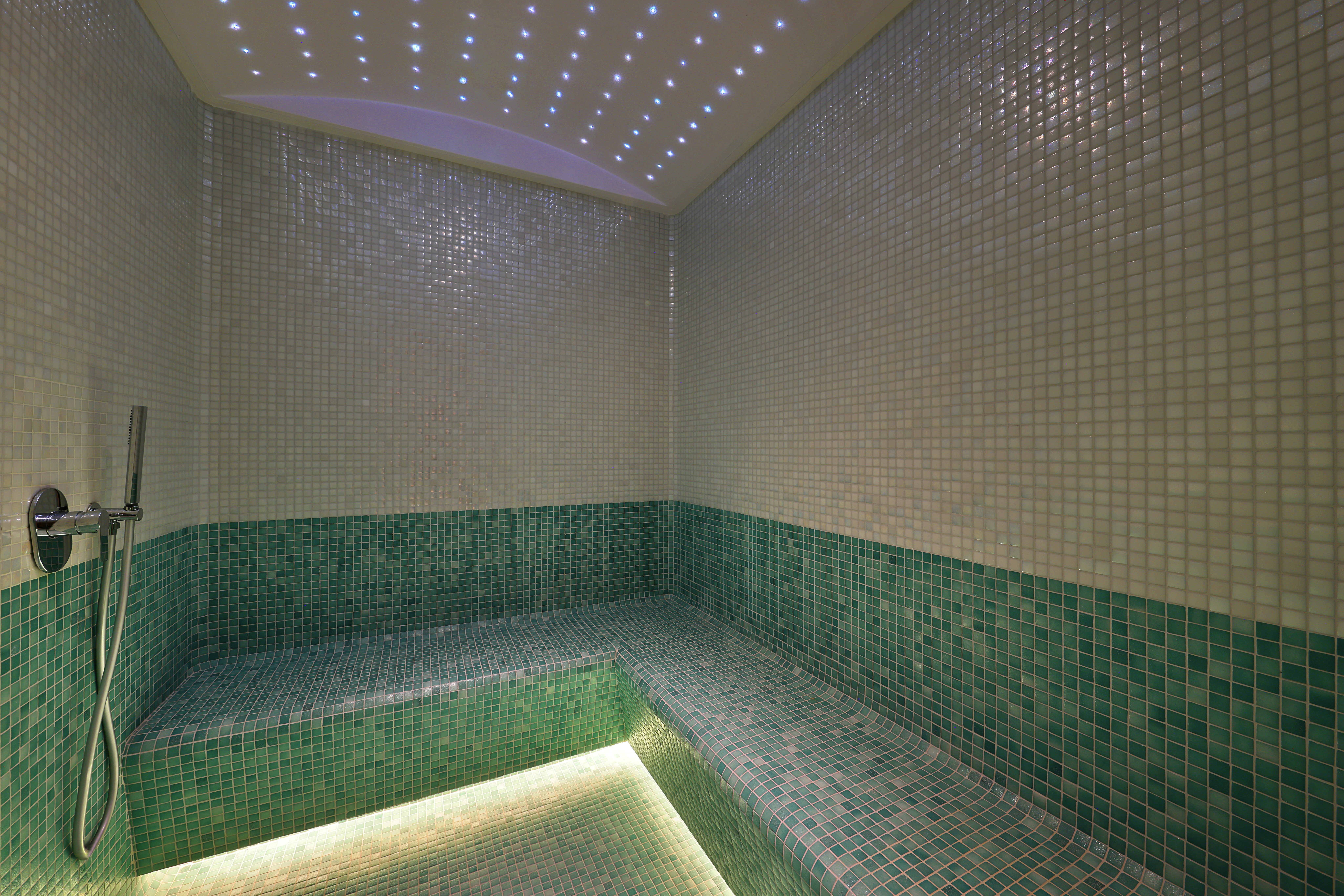 DoubleTree by Hilton Sharjah Waterfront Hotel and Residences photo4