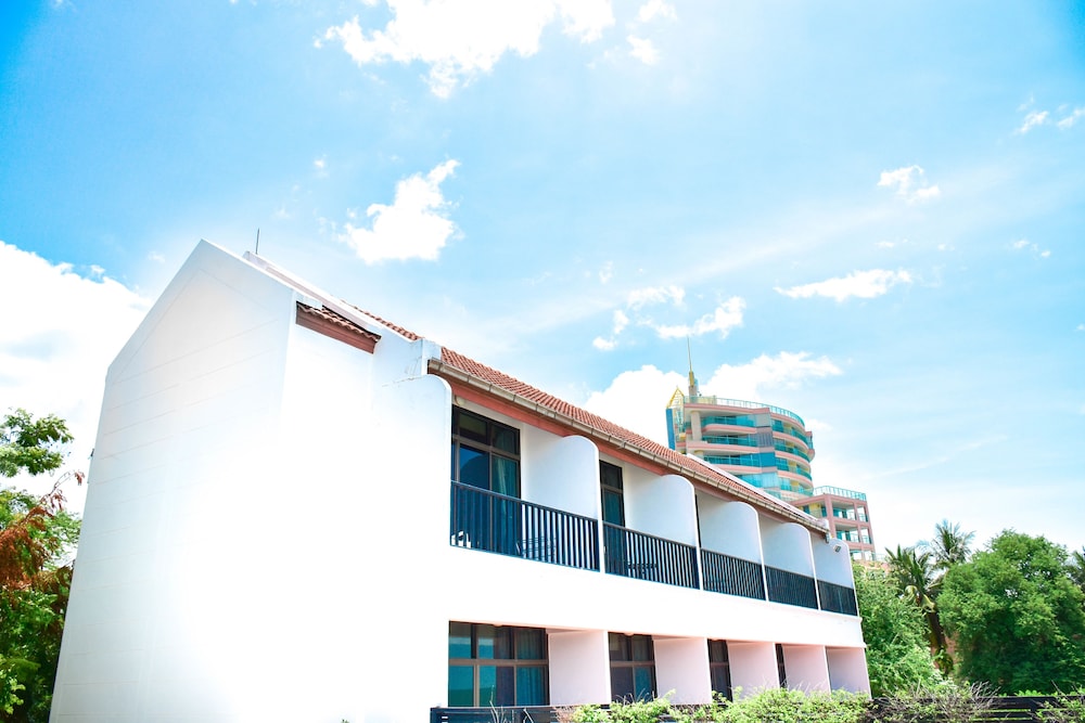 White Sand Beach Hotel Hua Hin 6/70