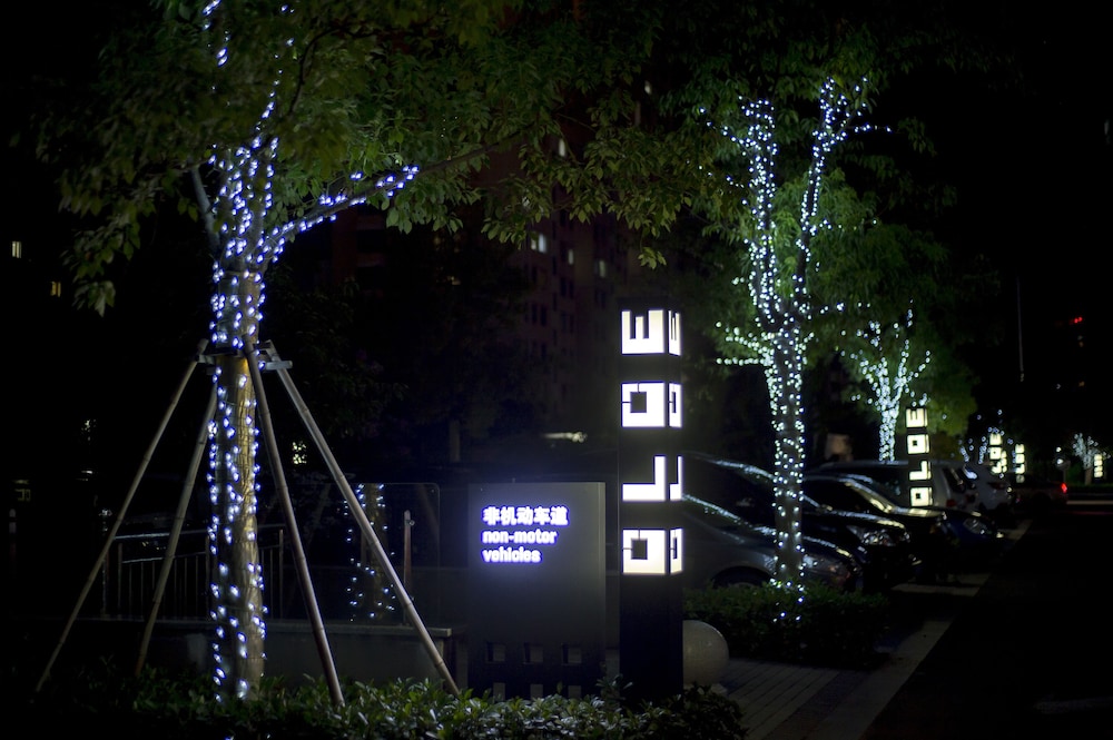 Wojo Hotel 2/50