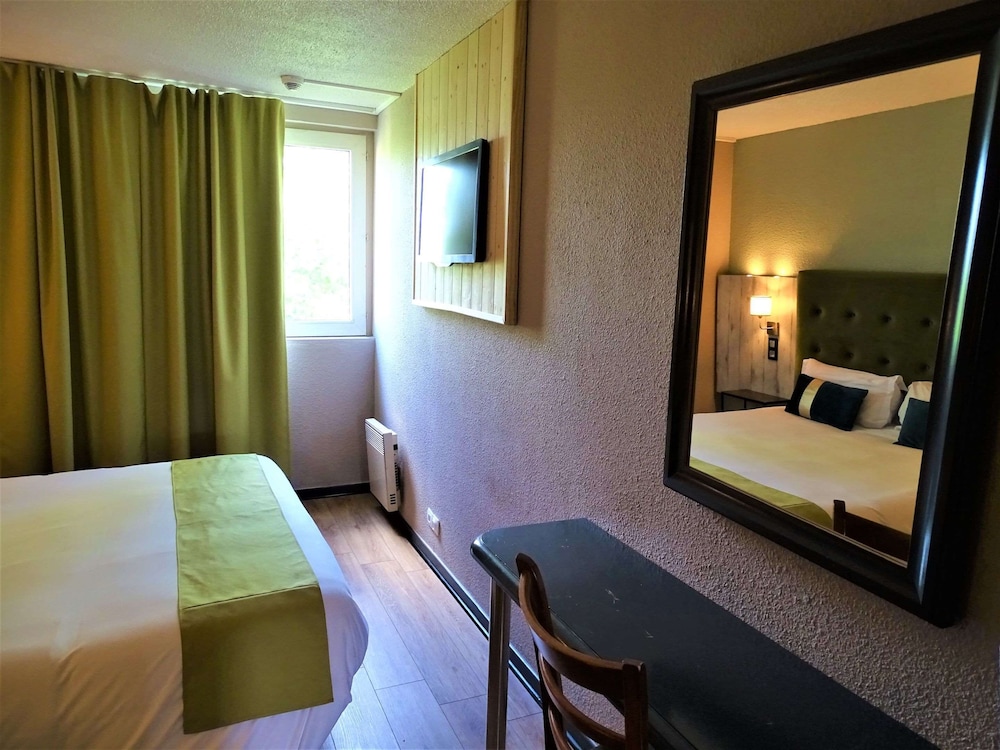 Euro Hotel Paris Creteil 12/36