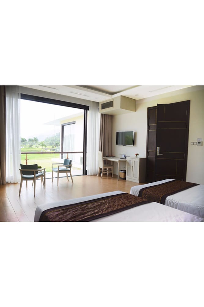 Diamond Bay Golf & Villas 20/41