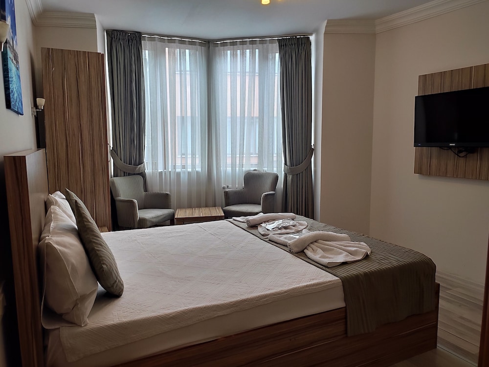 Berlin Otel Nisantasi 16/32