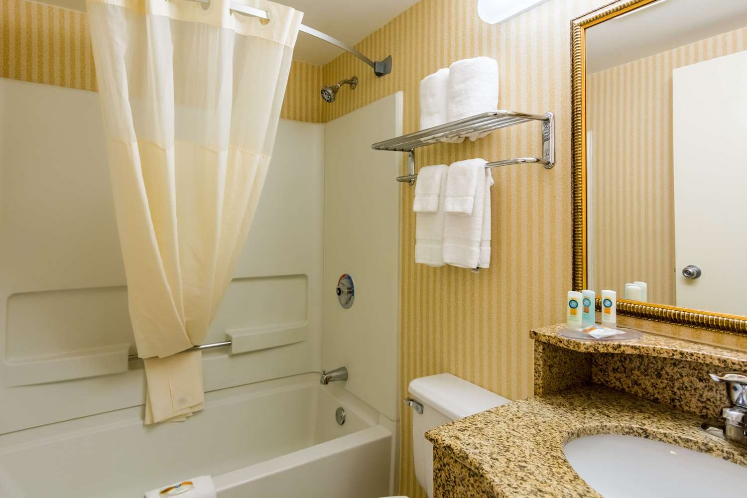 Quality Inn Manassas, VA 50/51