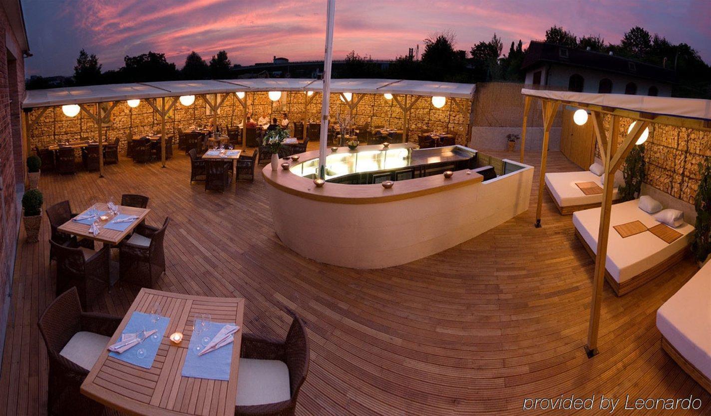 RESTAURANT AND DESIGN HOTEL NOEM ARCH 52/54