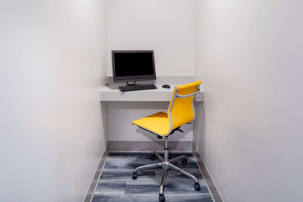 Microtel Inn & Suites by Wyndham Athens 35/45