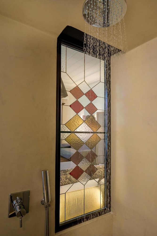Contessa Boutique Hotel 37/65
