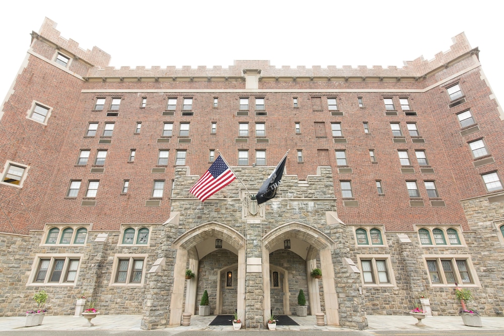 The Thayer Hotel At West Point 5/62