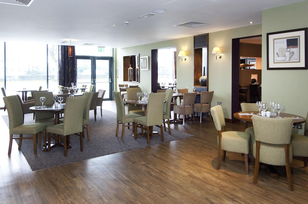 Premier Inn Heathrow Airport Terminal 5 46/58
