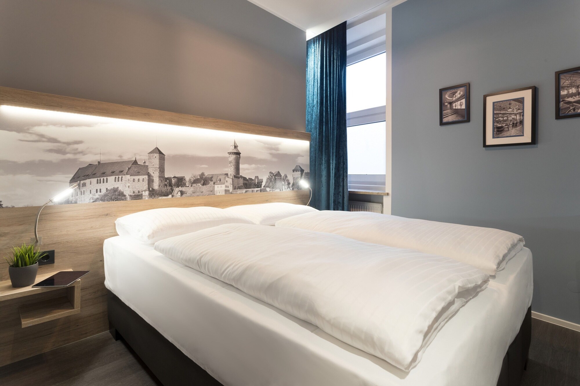 CLASSIC, DOUBLE BED, RIVER VIEW