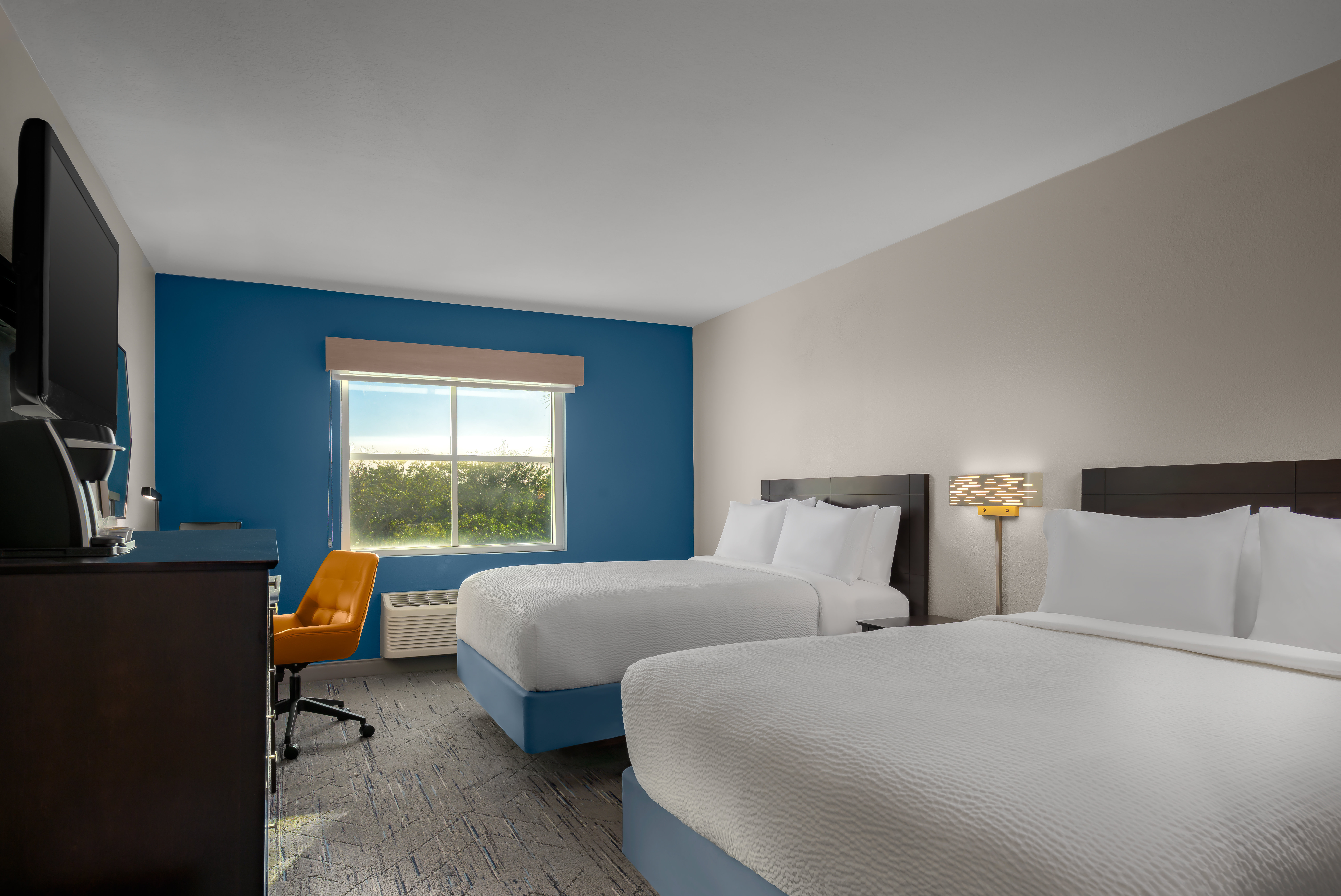 Holiday Inn Express and Suites Kendall 25/77