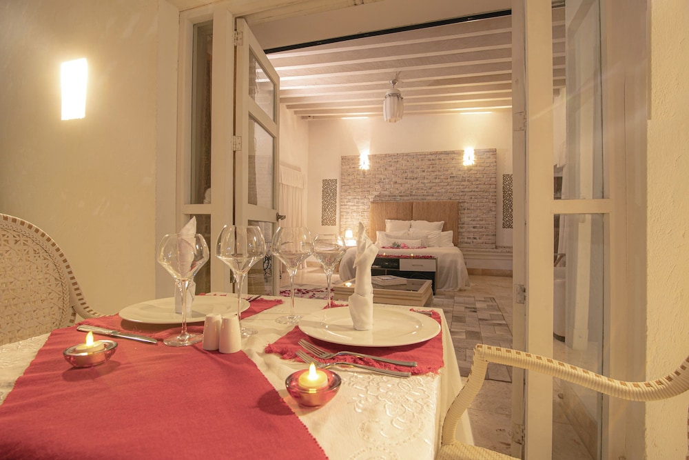 HOTEL BOUTIQUE DON PEPE 35/72