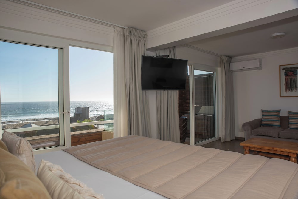 Superior, Apartment, 2 Murphy Beds, Queen Bed, Beach View, Balcony