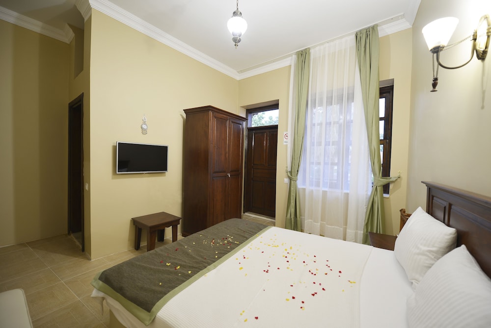 Hadrian Gate Hotel 12/50