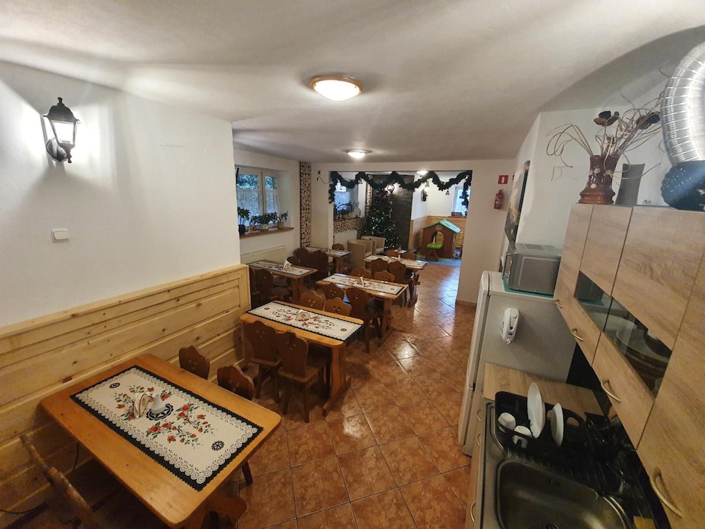 Hostel & Apartments U Florka 2 20/30