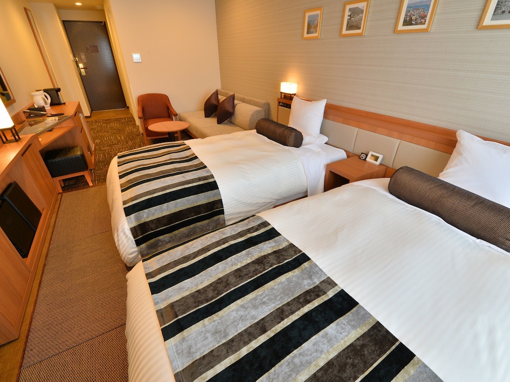 Hakodate Kokusai Hotel 10/73