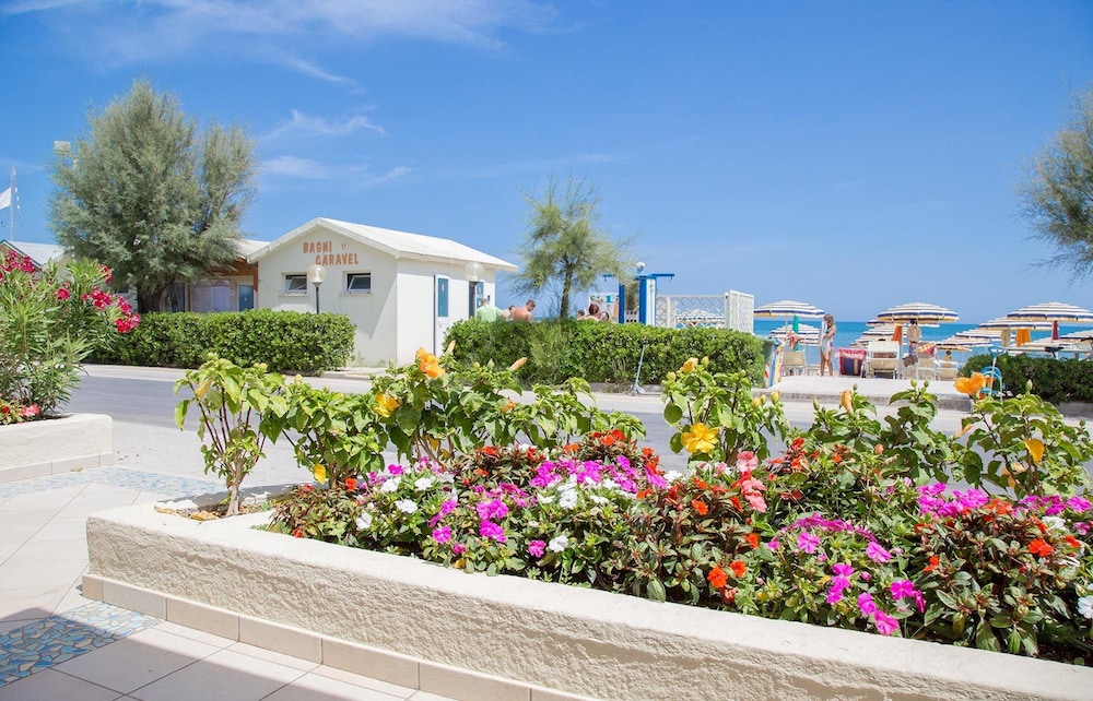 Hotel Caravel 46/50