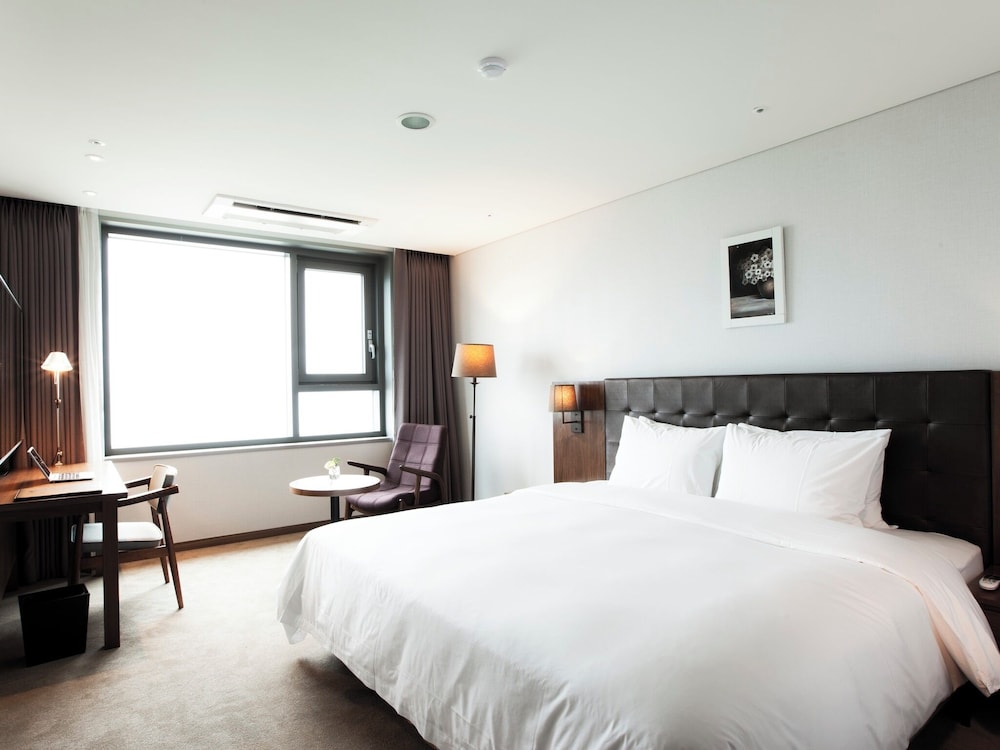 غرفة ديلوكس بسرير مزدوج بإطلالة على المدينة