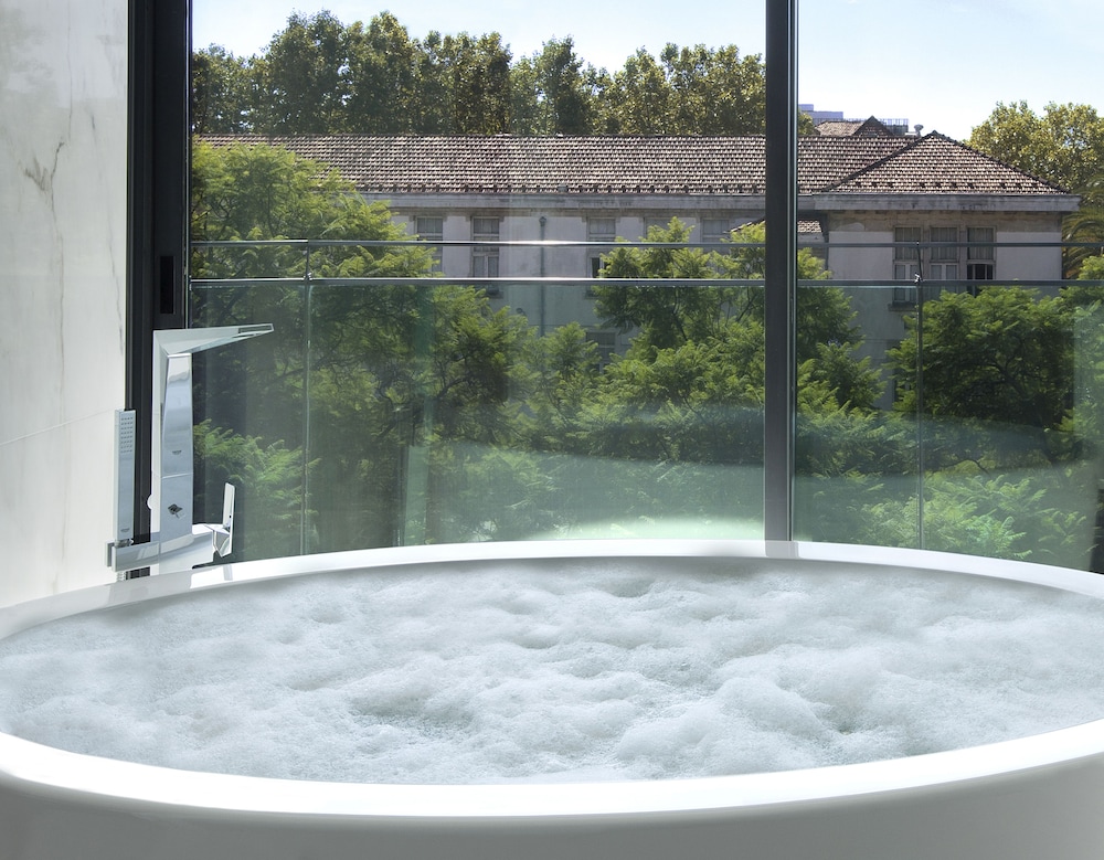 swimming pool spa