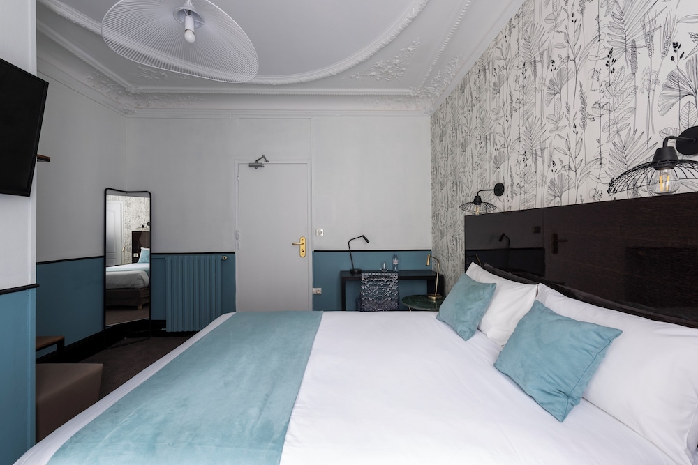 ROOM, TRIPLE