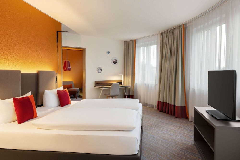 Suite, 1 Double and 1 Single Bed