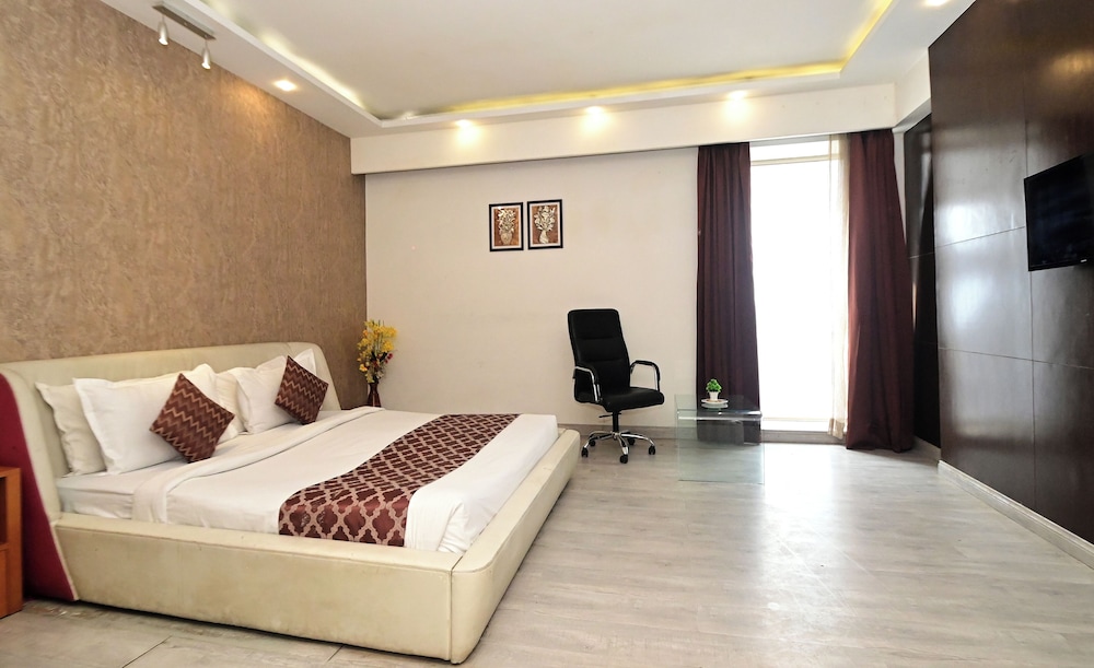 JAGRATI LORDS INN JAIPUR 12/50