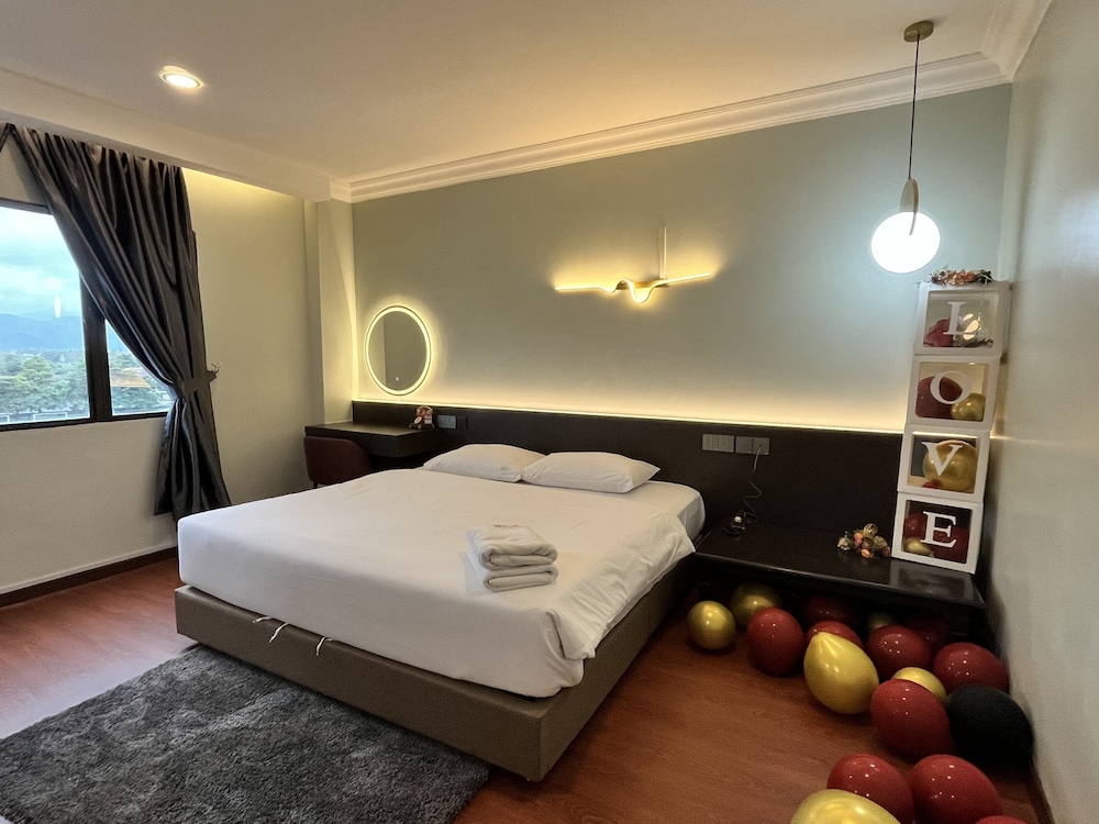 HONEYMOON, SUITE, QUEEN BED
