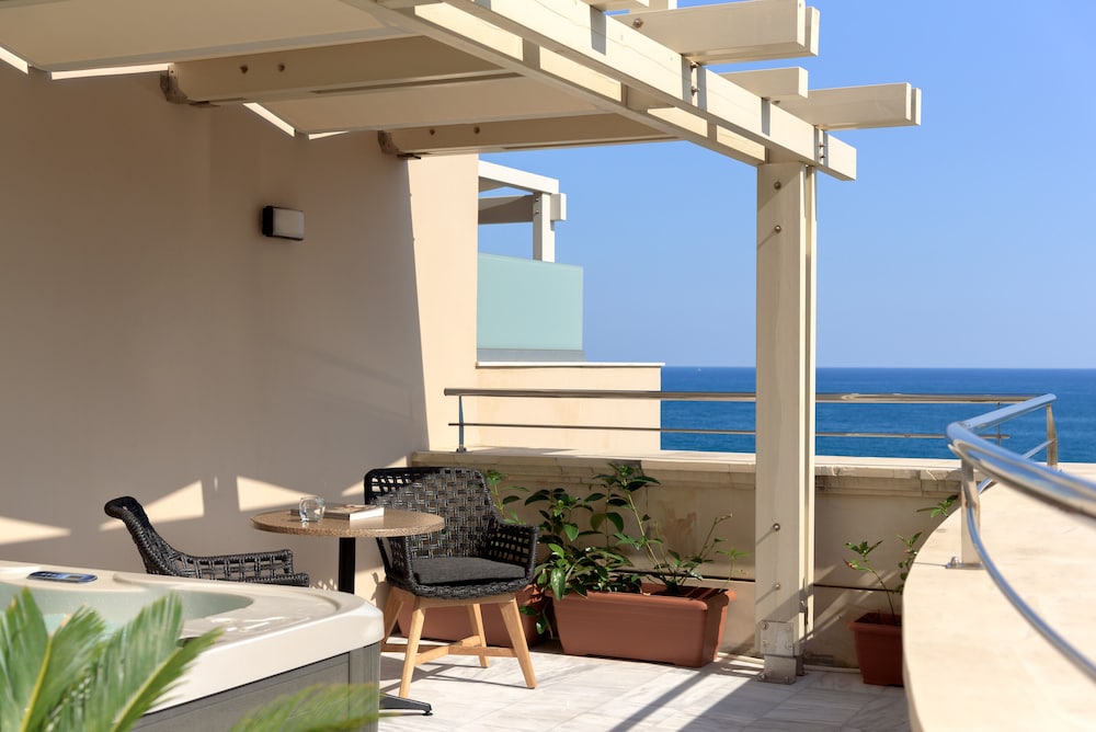 Macaris Suites And Spa 13/66