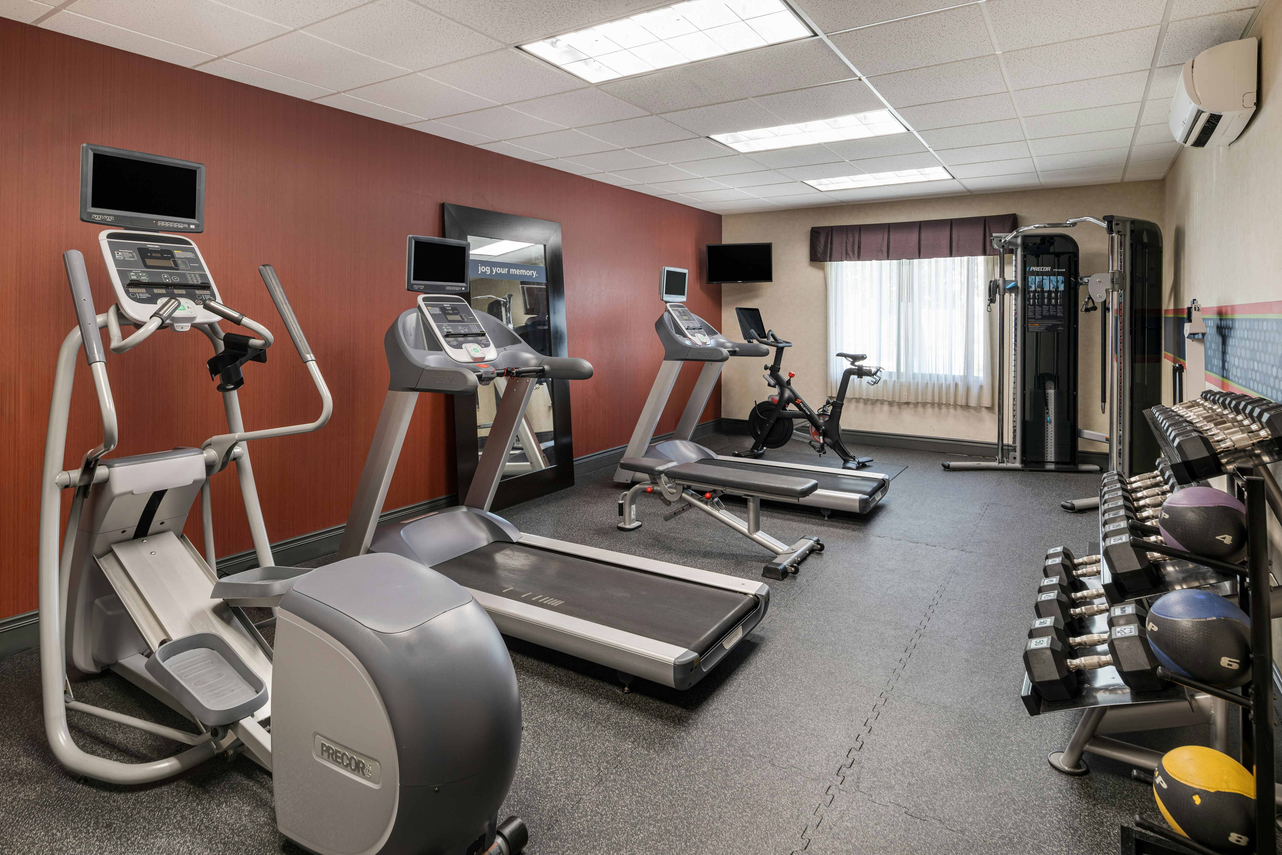 Hampton Inn Suites Oakland Airport 29/63