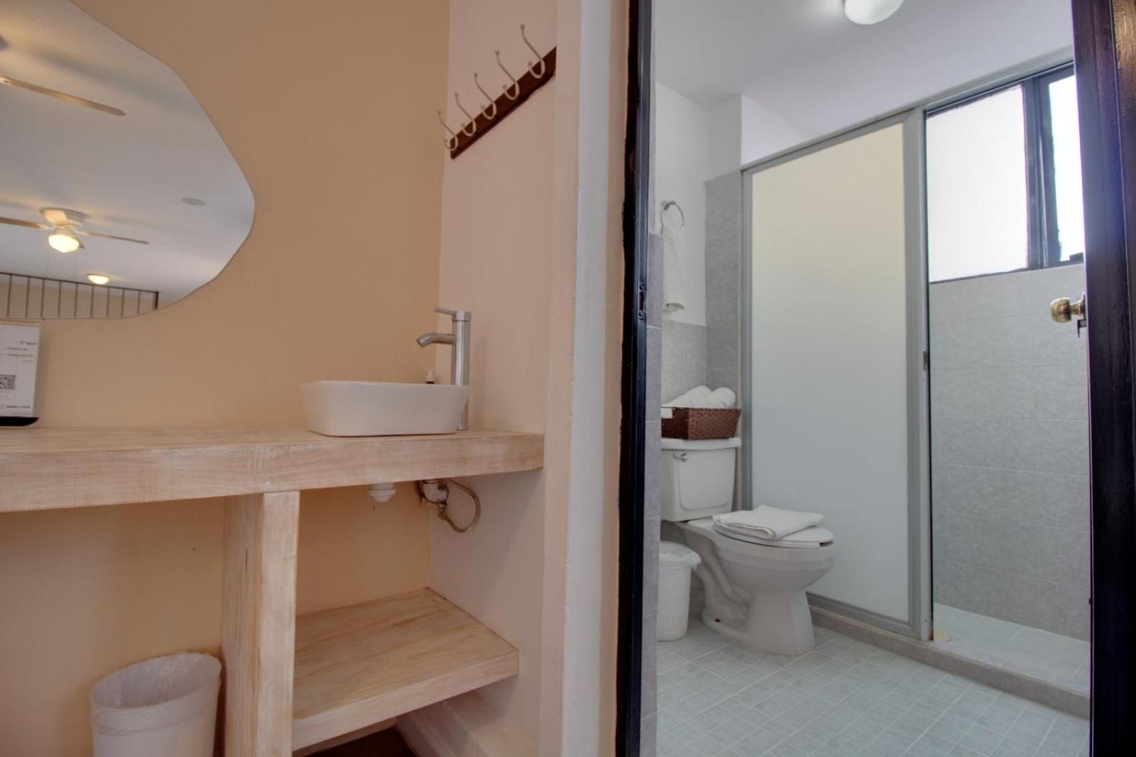 Hostal Punto 79 47/50