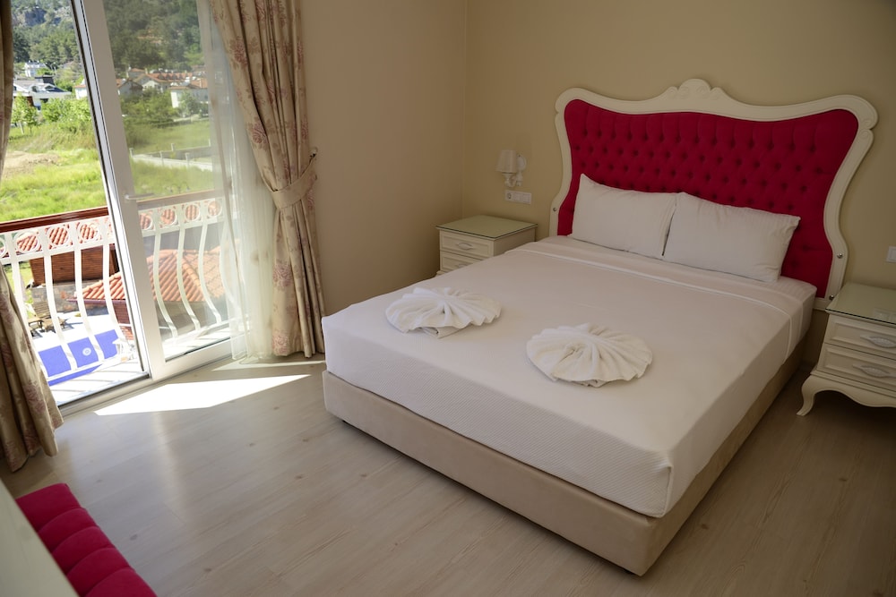 Gocek Naz Hotel 36/68