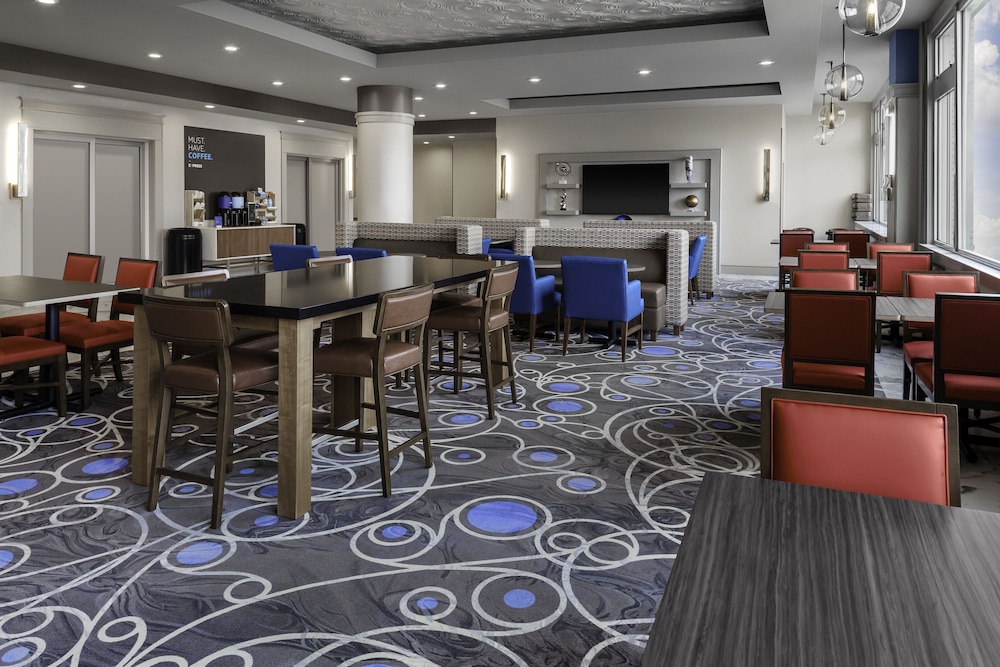 HOLIDAY INN EXPRESS KANSAS CITY DOWNTOWN 53/72