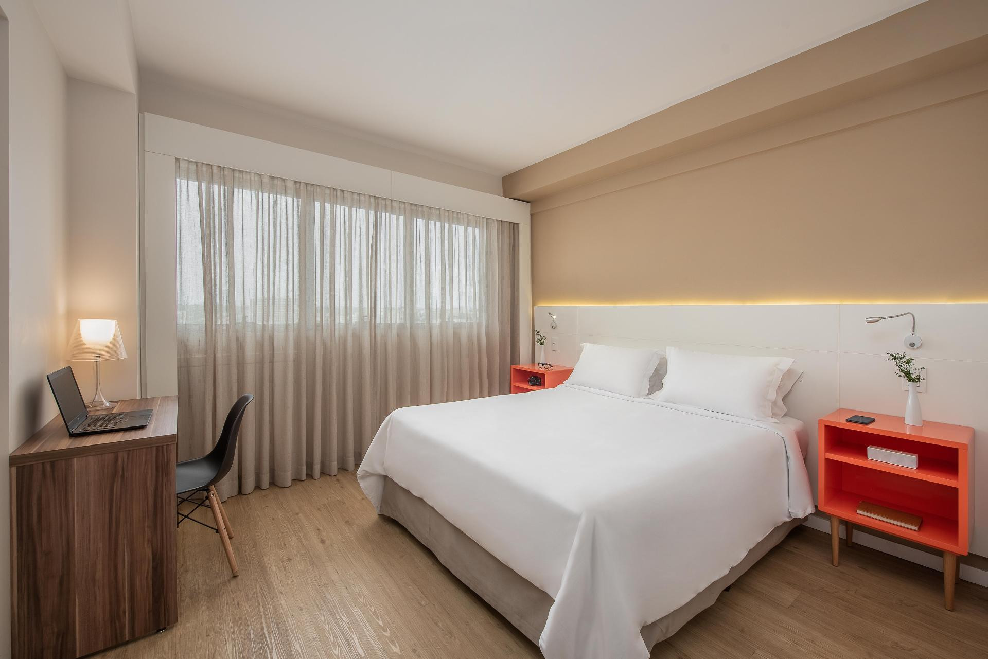 Deluxe, Double Bed