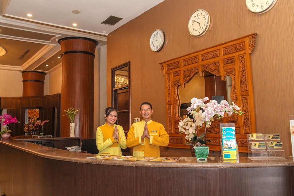 Grand Q Hotel Gorontalo 34/46
