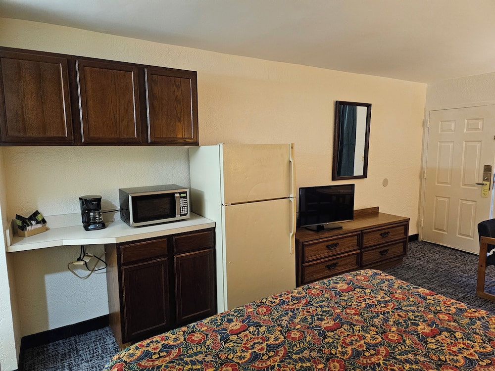 Bluegrass Extended Stay Hotel 42/57