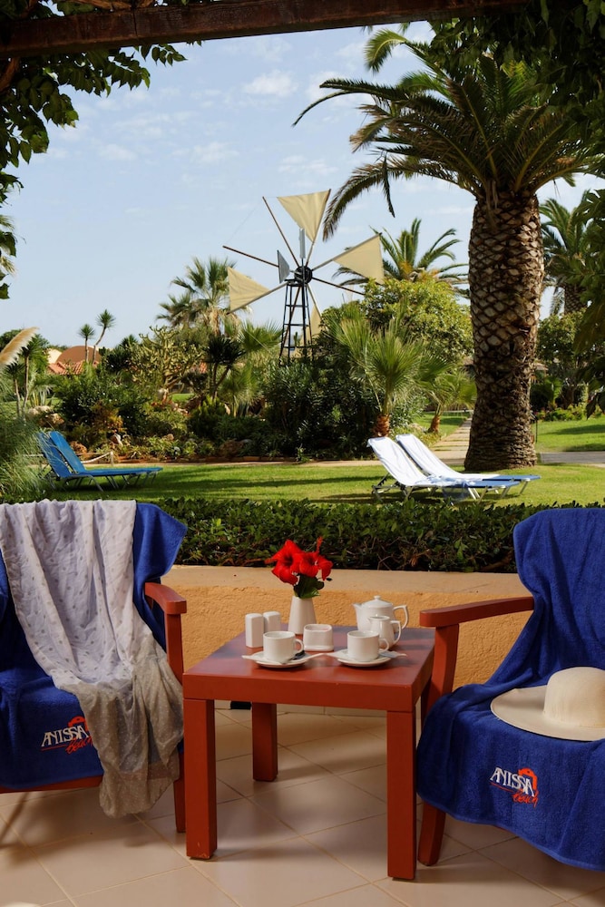 Anissa Beach and Village Hotel 67/80