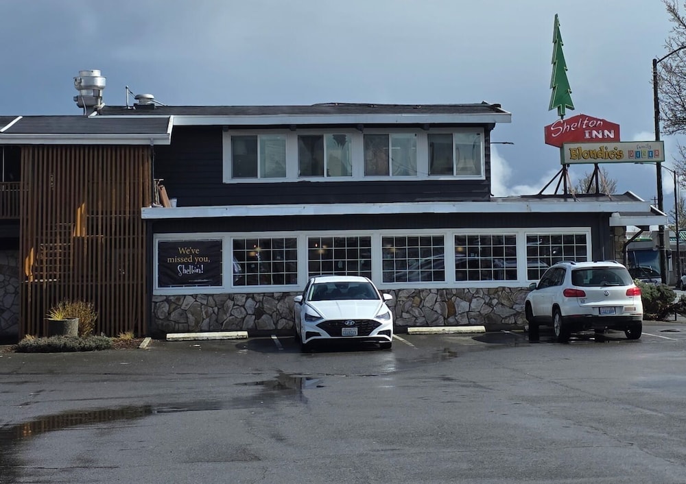 Shelton Inn 47/51