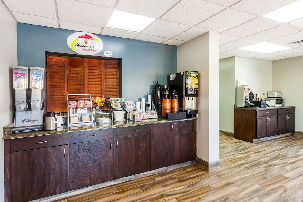 Super 8 by Wyndham Murfreesboro 8/30