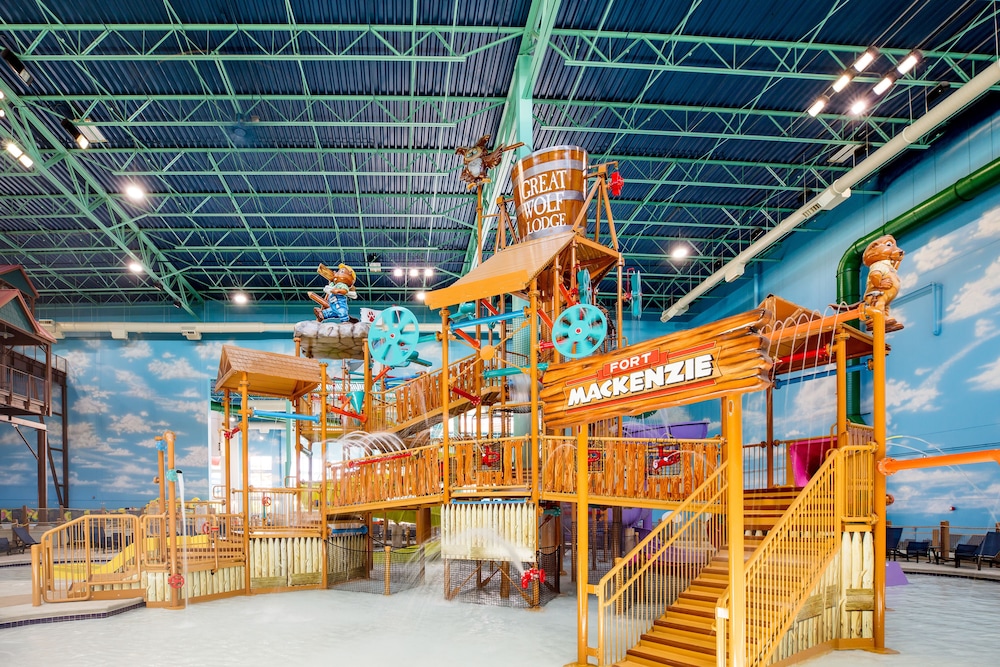 Great Wolf Lodge Illinois 38/46