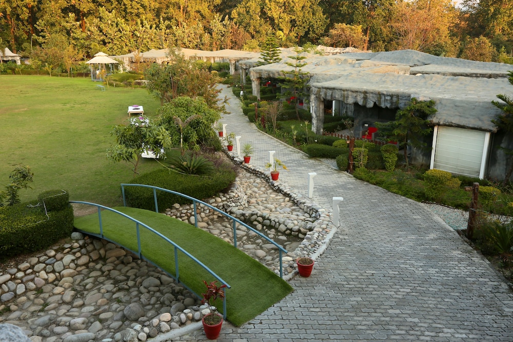 HOTEL BRYS CAVES 26/29