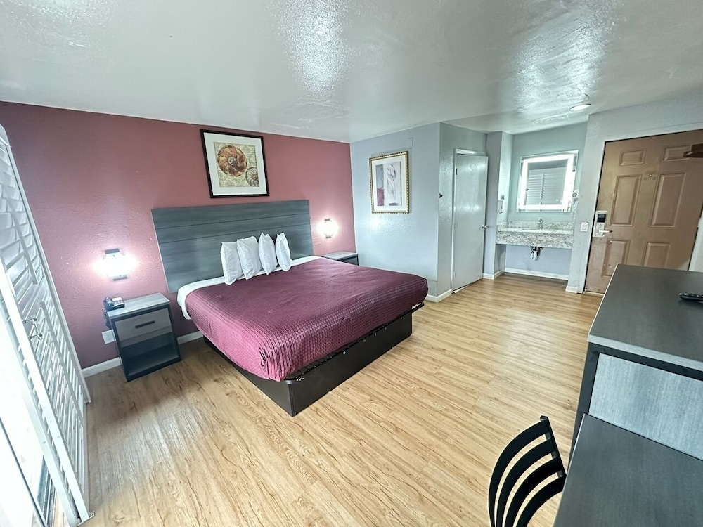 STANDARD, SINGLE, KING BED, ACCESSIBLE