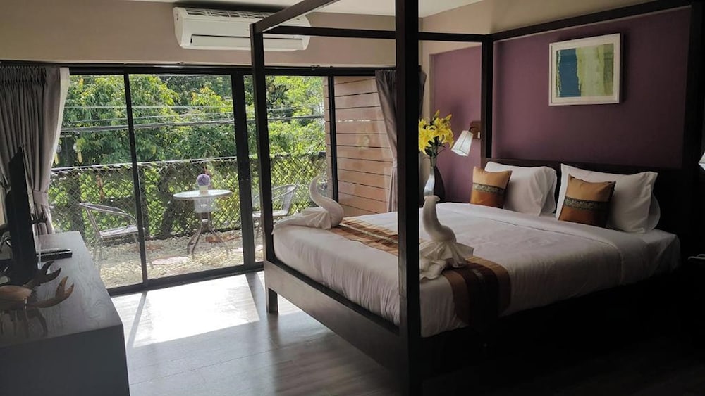 Deluxe, Double Bed