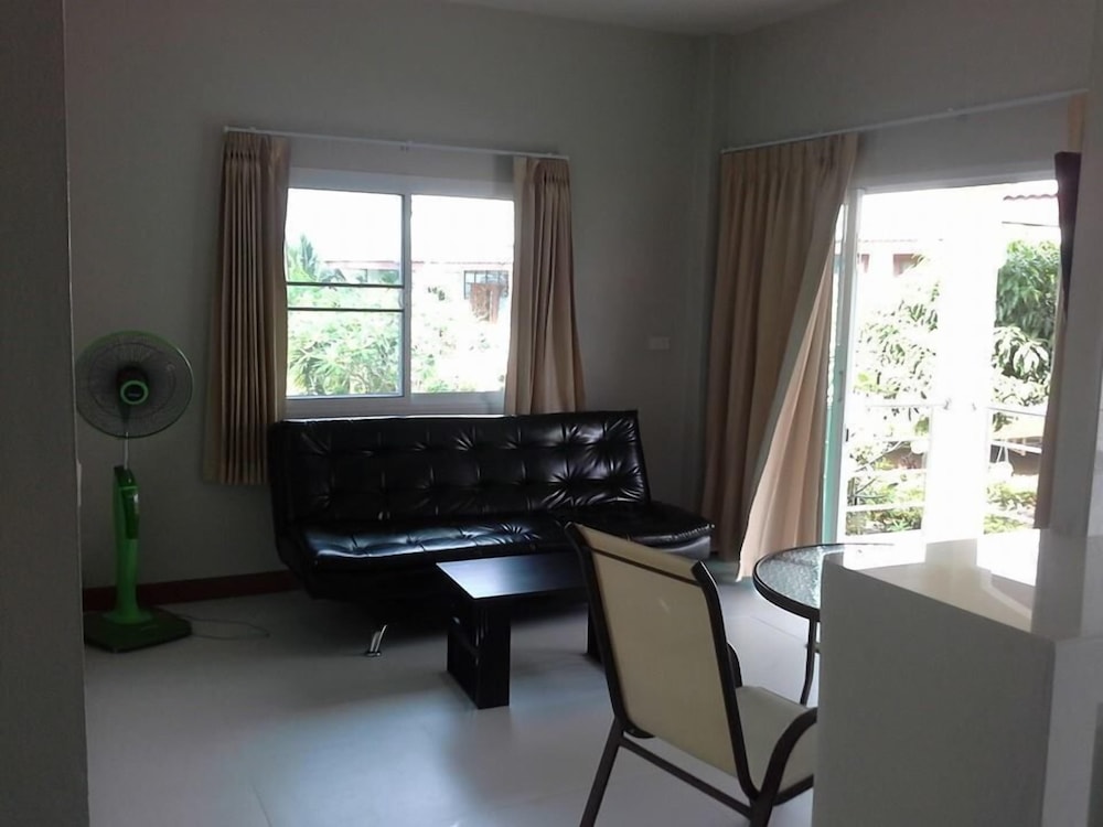Krisada Beach Resort 32/56