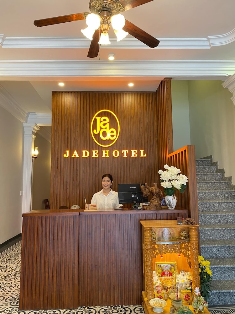 Jade Hotel 6/62