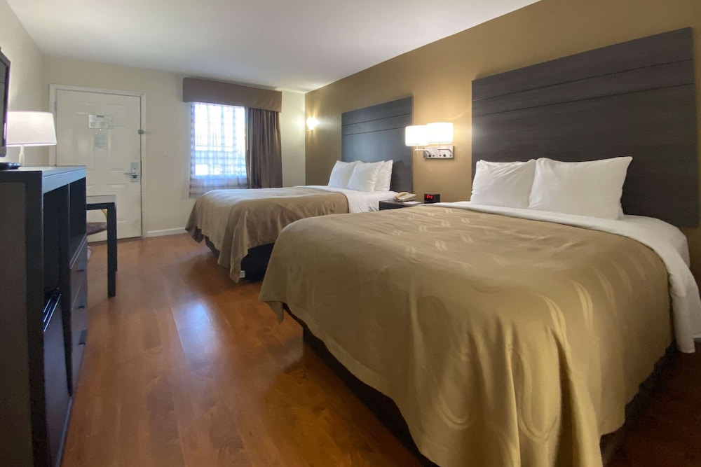 Standard, 2 Queen Beds