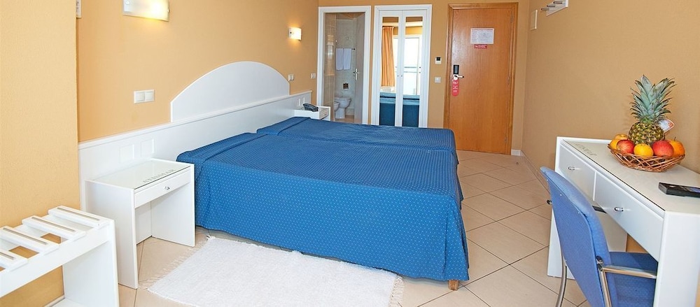 Atismar Hotel 11/50